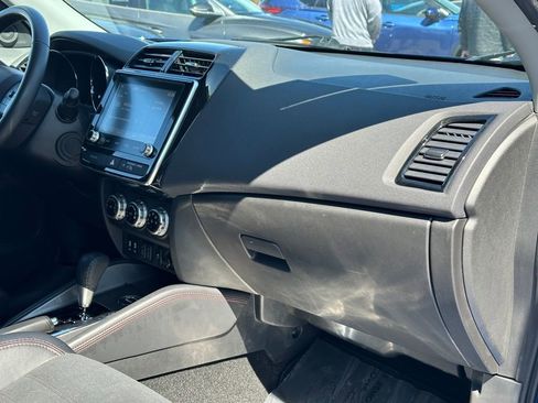 Used 2024 Mitsubishi Outlander Sport SE image 17