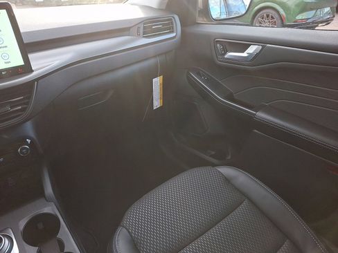 New 2026 Ford Escape Plug-in Hybrid w/ Class II Trailer Tow Package image 11