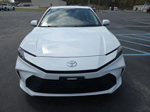 Used 2025 Toyota Camry LE image 2