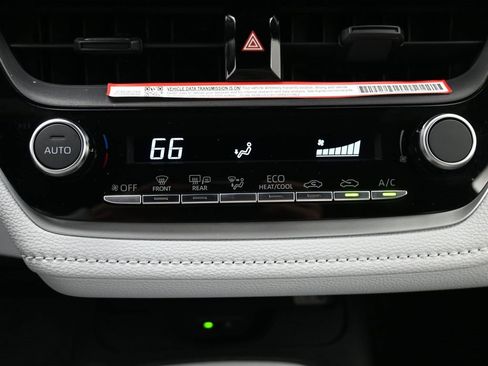 Certified 2025 Toyota Corolla SE image 20