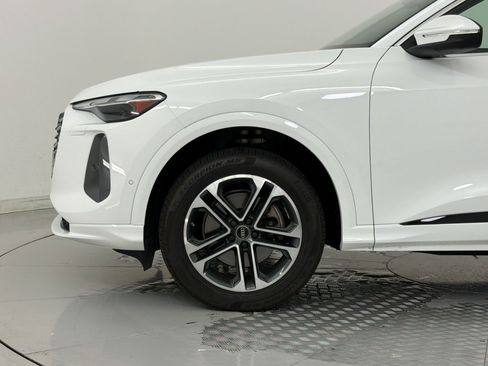 Certified 2025 Audi Q5 Premium w/ Convenience Package AWD/4WD image 12