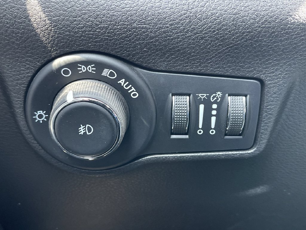 Used 2025 Jeep Compass Limited AWD/4WD image 28