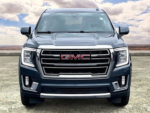 Used 2021 GMC Yukon XL SLT image 2