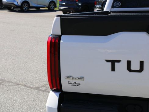 Used 2022 Toyota Tundra SR5 w/ SR5 Premium Package image 6