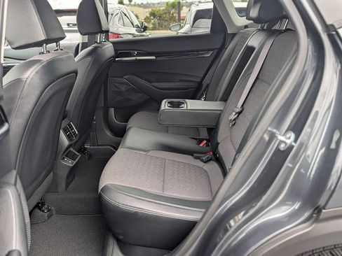 Used 2025 Kia Seltos S FWD image 16