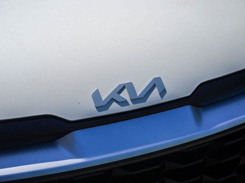 Used 2023 Kia Sportage LX AWD/4WD image 11