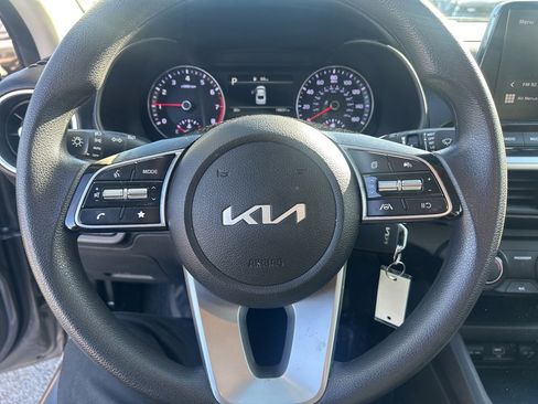 Certified 2023 Kia Forte LXS image 9
