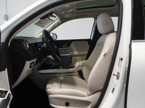 New 2026 Mercedes-Benz GLB 250 4MATIC image 14