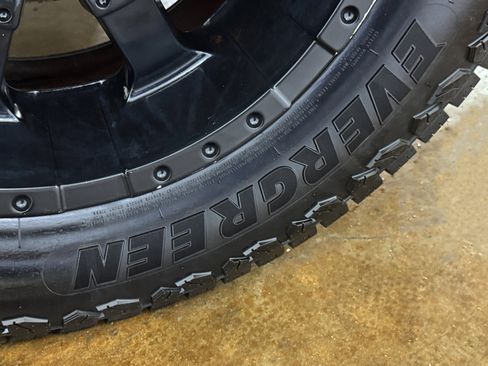 Used 2015 Ford F250 Lariat w/ Lariat Interior Package image 50