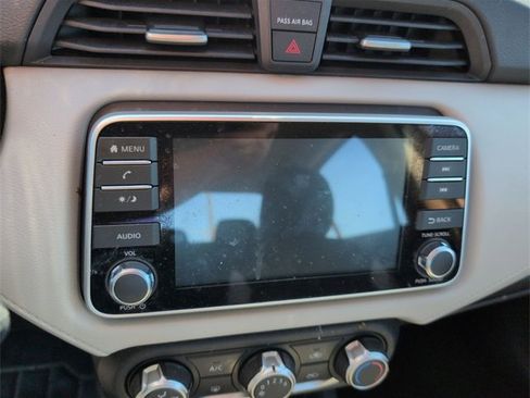 Used 2021 Nissan Versa SV image 12