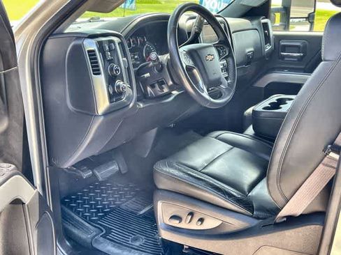 Used 2015 Chevrolet Silverado 2500 LT w/ LT Convenience Package AWD/4WD image 3