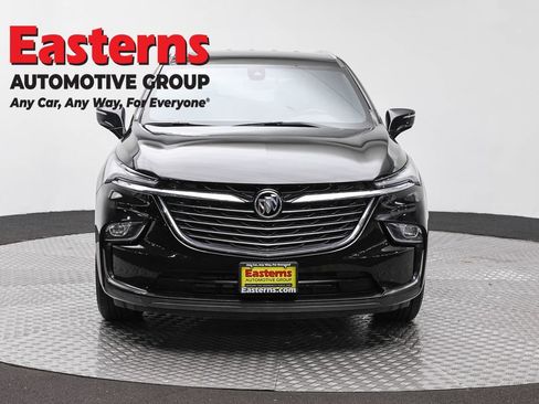 Used 2023 Buick Enclave Essence FWD image 2