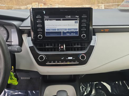 Used 2020 Toyota Corolla L image 19