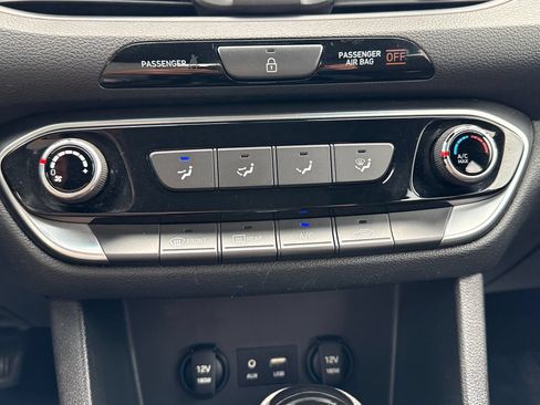Used 2018 Hyundai Elantra GT FWD image 20