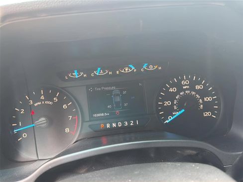 Used 2017 Ford F150 XL w/ Equipment Group 101A Mid RWD image 4