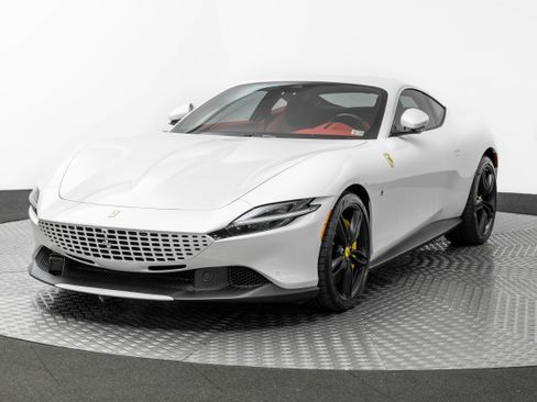 Certified 2022 Ferrari Roma image 1
