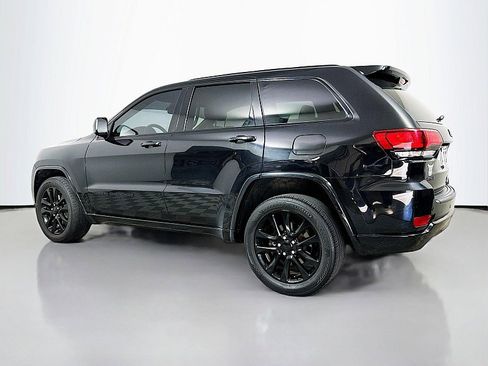Used 2021 Jeep Grand Cherokee Laredo X image 5