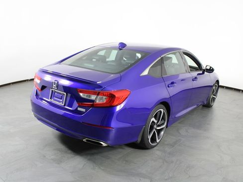 Used 2018 Honda Accord Sport image 3