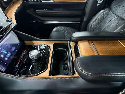 Certified 2024 Jeep Grand Wagoneer L Series III image 27