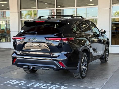 New 2026 Toyota Highlander XLE image 11