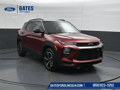 Used 2023 Chevrolet TrailBlazer RS w/ Sun and Liftgate Package AWD/4WD image 4