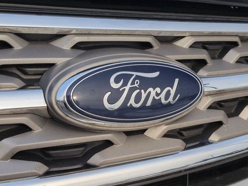 Certified 2018 Ford Explorer XLT w/ Equipment Group 202A image 12