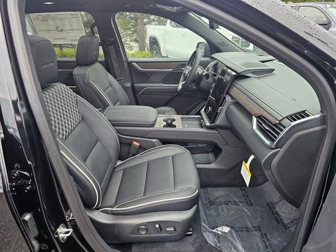 New 2026 GMC Acadia Denali w/ Super Cruise Package image 11