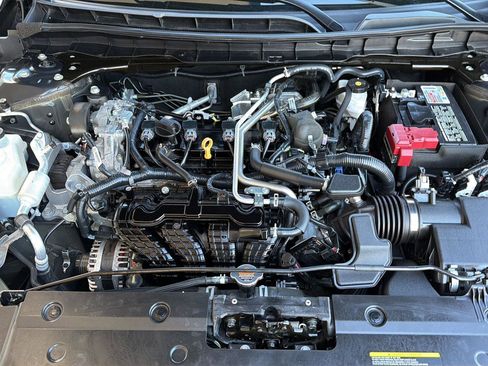 Used 2025 Nissan Altima 2.5 SV FWD image 33