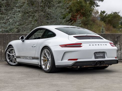 Certified 2018 Porsche 911 GT3 RWD image 3