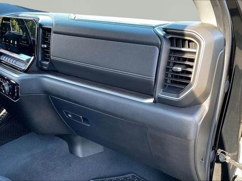 Used 2022 Chevrolet Silverado 1500 LT AWD/4WD image 18