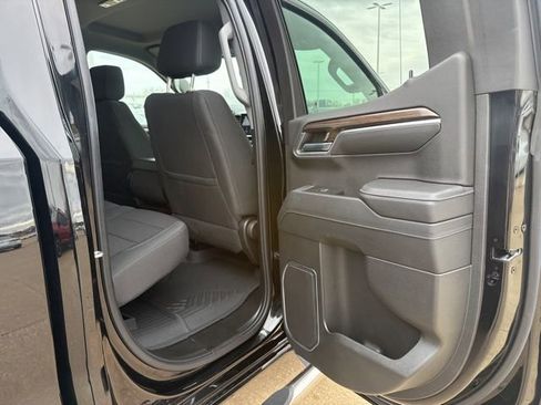 Used 2023 Chevrolet Silverado 1500 LT w/ Z71 Off-Road Package image 41