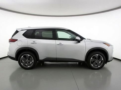 Used 2025 Nissan Rogue SV FWD image 11