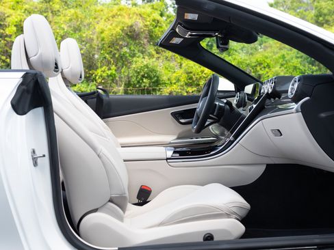 Used 2025 Mercedes-Benz CLE 450 4MATIC Cabriolet image 66