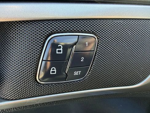 Used 2017 Ford Fusion SE w/ Fusion SE Technology Package FWD image 20