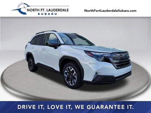 Used 2025 Subaru Forester Premium image 1