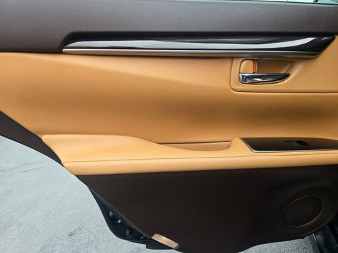 Used 2018 Lexus ES 350 w/ Navigation System Package FWD image 45