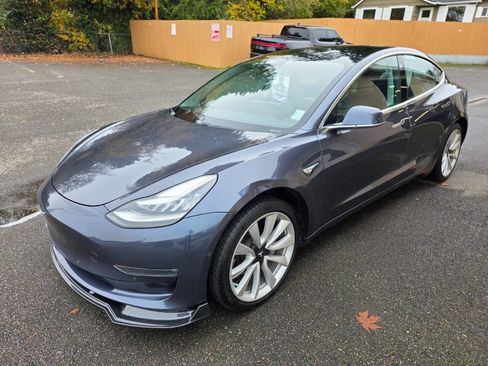 Used 2018 Tesla Model 3 Mid Range image 3