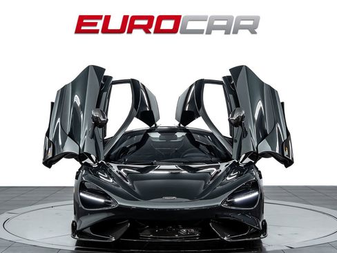 Used 2021 McLaren 765LT RWD image 9