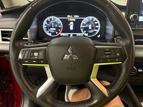 Used 2024 Mitsubishi Outlander SEL FWD image 23