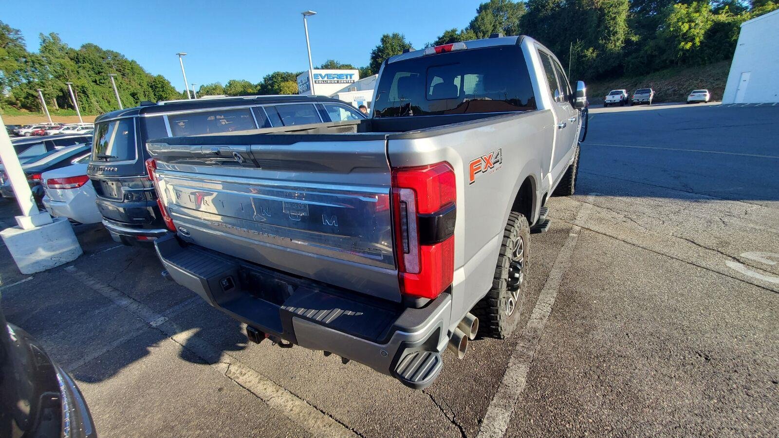 Used 2023 Ford F350 Platinum AWD/4WD image 9