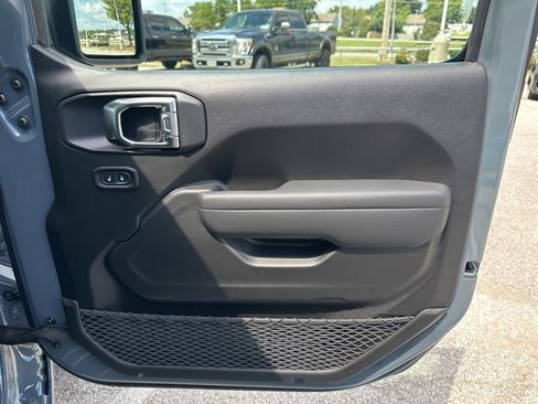 New 2025 Jeep Gladiator Sport image 55