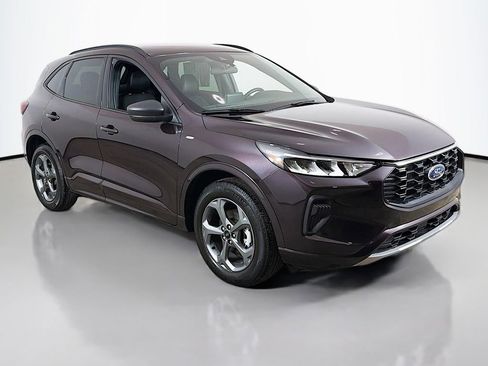 Certified 2023 Ford Escape ST-Line AWD/4WD image 2