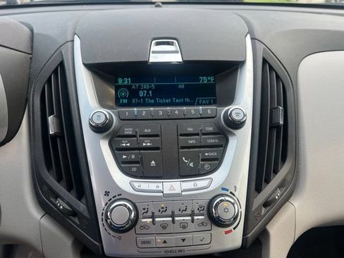 Used 2010 Chevrolet Equinox LS FWD image 21