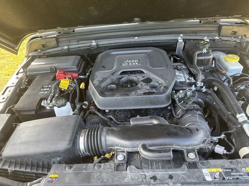 Certified 2021 Jeep Wrangler Unlimited Sahara image 18