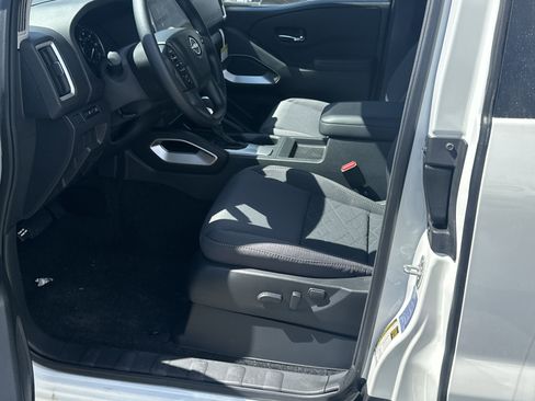 New 2025 Nissan Frontier SV image 9