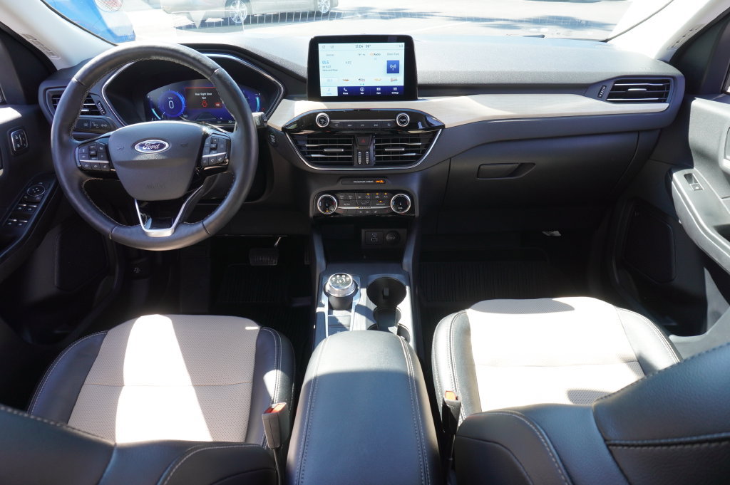 Used 2022 Ford Escape Titanium w/ Titanium Elite Package AWD/4WD image 14