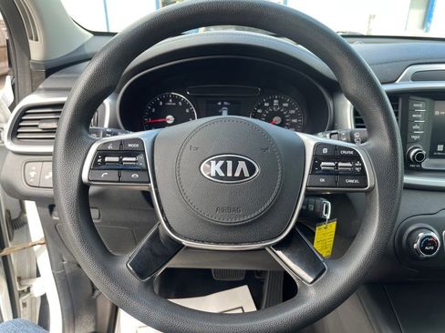 Used 2019 Kia Sorento LX image 10
