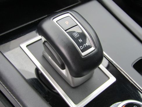 Used 2023 Mitsubishi Outlander SE image 25