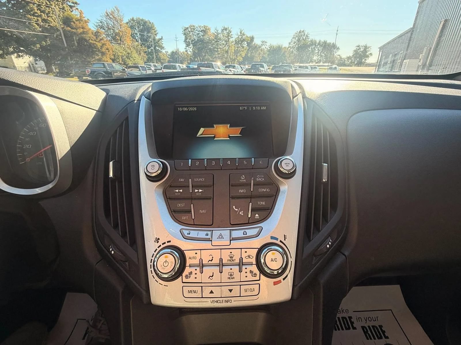 Used 2012 Chevrolet Equinox LT FWD image 12