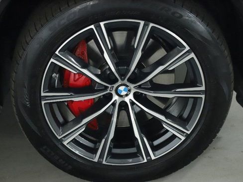 Certified 2024 BMW X5 xDrive40i w/ M Sport Package AWD/4WD image 11